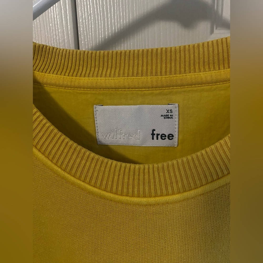 New Aritzia Wilfred Free Yellow Boyfriend-fit crewneck Nan Sweatshirt - Picture 6 of 9